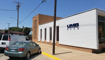 UMB Bank (with drive-thru services)