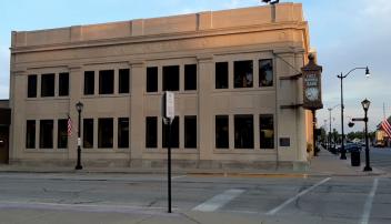 First National Bank-Litchfield