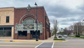Farmers & Merchants Union Bank